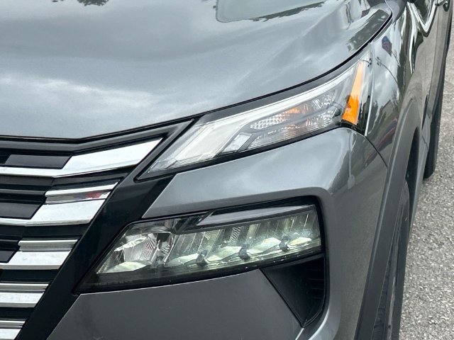Used 2025 Gray Nissan SV image 10