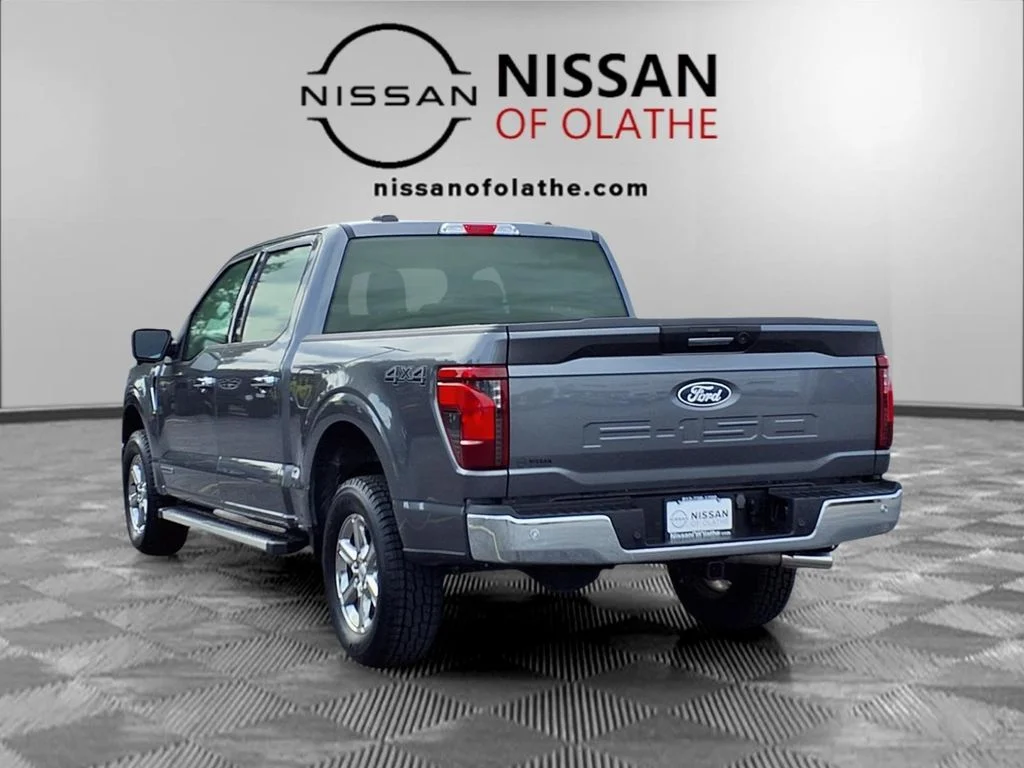Used 2024 Gray Ford XLT image 3