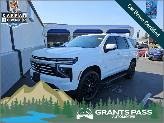 Used 2025 Summit White Chevrolet LT image 1