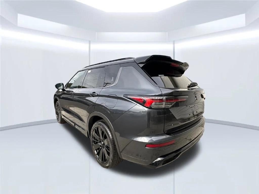 New 2026 Gray Mitsubishi SEL image 13