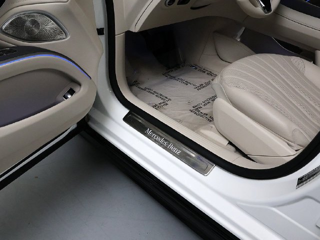 Certified Used 2023 MANUFAKTUR Diamond White Metallic Mercedes-Benz 580 image 31