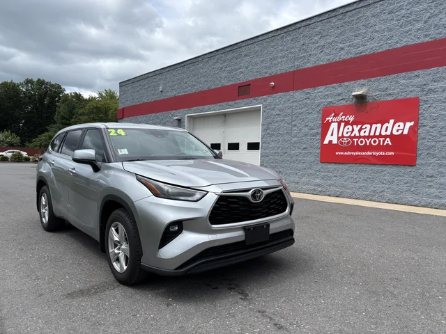 2024 Toyota Highlander LE