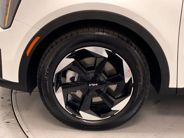 New 2026 Snow White Pearl Kia EX image 12