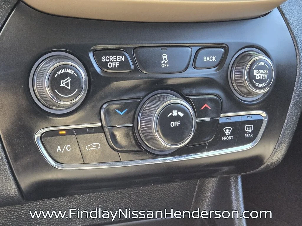 Used 2016 Black Jeep Latitude image 28