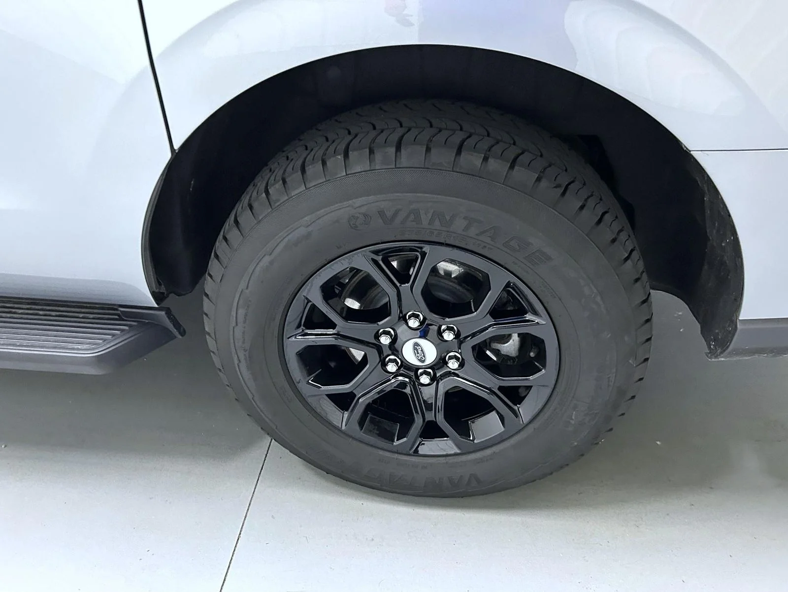 Used 2024 Silver Ford XLT image 22