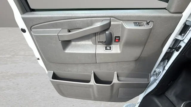 Used 2024 Summit White Chevrolet WT image 18