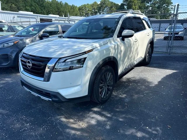 Used 2024 White Nissan SL image 14