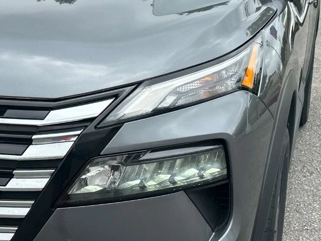 Used 2025 Gray Nissan SV image 10