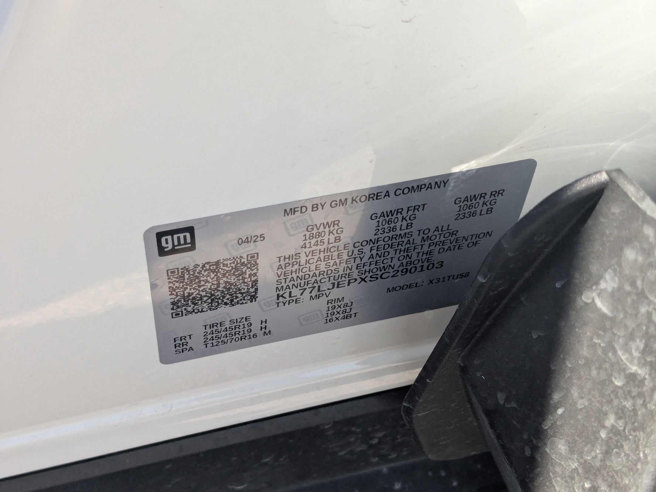 Used 2025 Summit White Chevrolet 2RS image 33