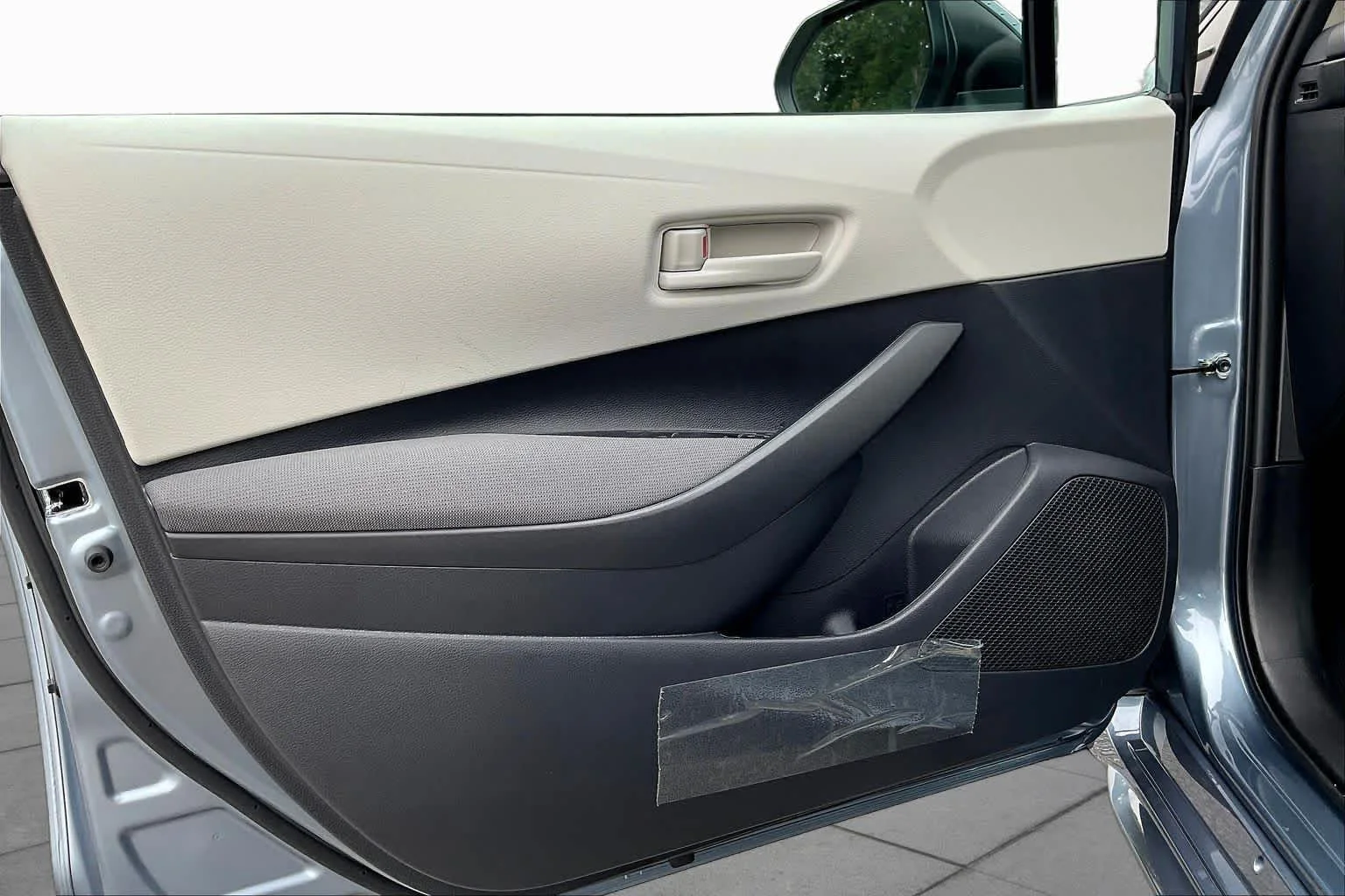 New 2027 Celestite Toyota LE image 10