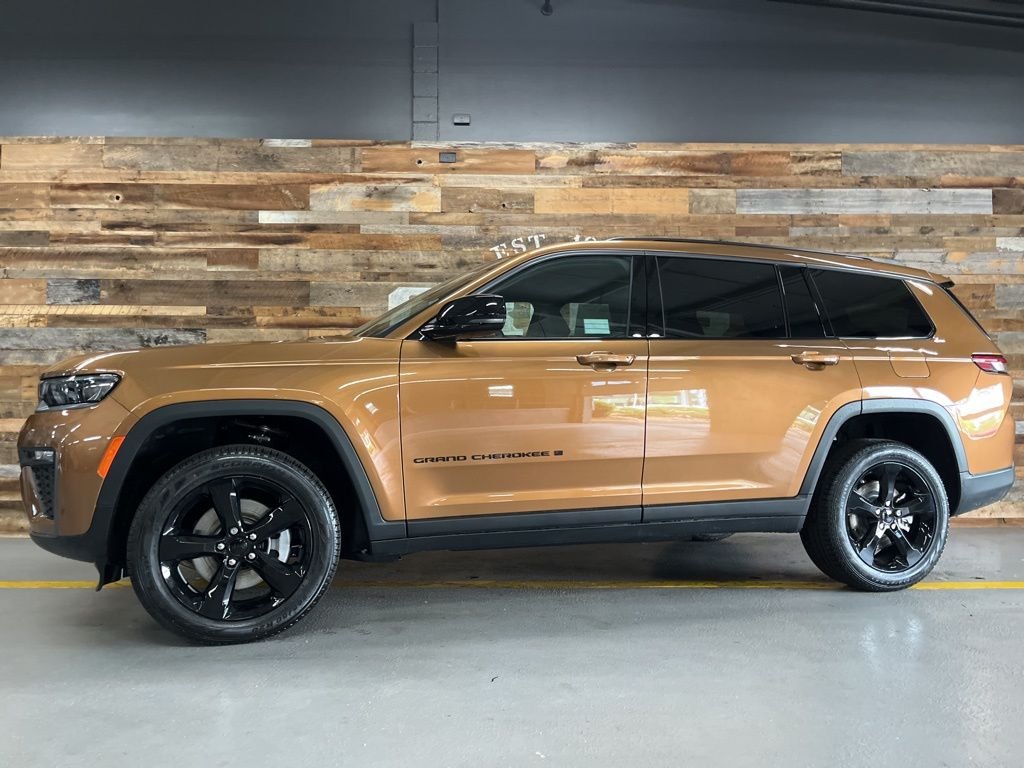New 2026 Copper Shino Metallic Clear-Coat Exterior Paint Jeep Limited image 17