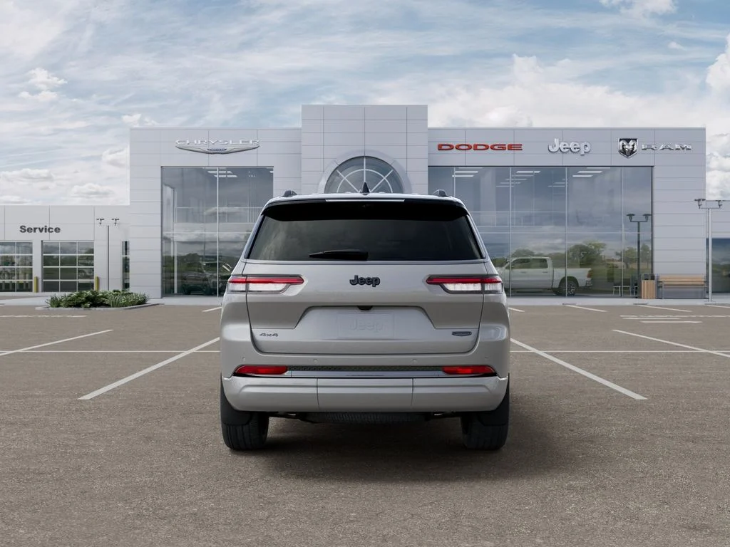 New 2026 Silver Zynith Exterior Paint Jeep Summit image 7