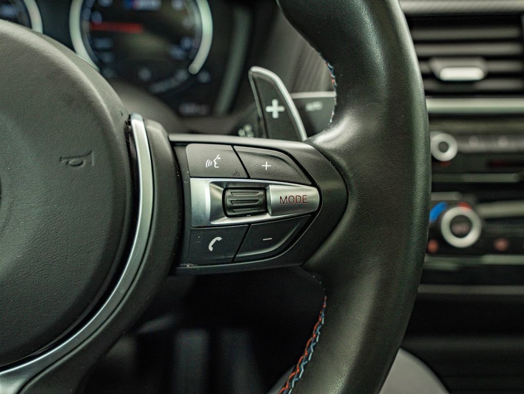 Used 2020 Alpine White BMW Competition image 27