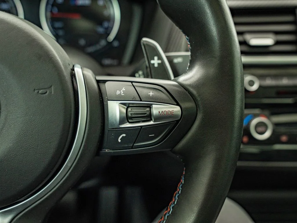 Used 2020 Alpine White BMW Competition image 27