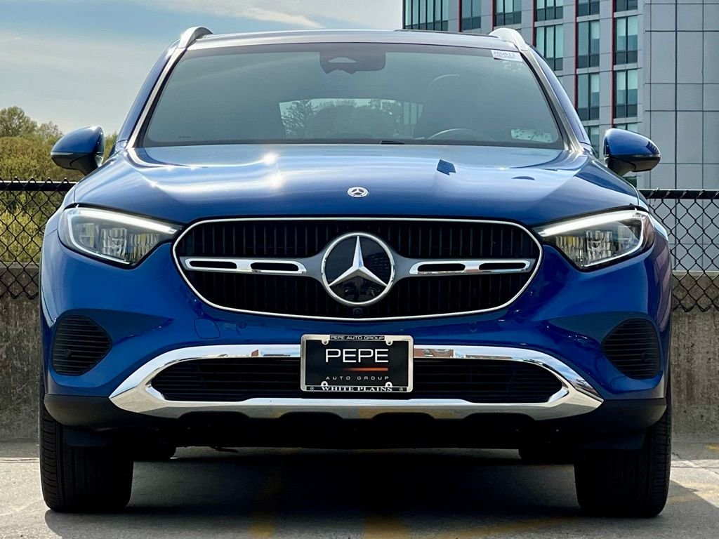 Certified Used 2026  Mercedes-Benz GLC 300 image 3