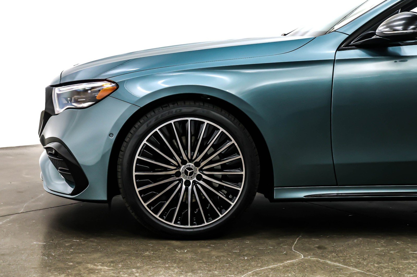 New 2026 Verde Silver Metallic Mercedes-Benz E 350 RWD Sedan image 10