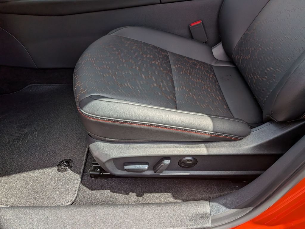 New 2026 Energetic Ember / Super Black Two-tone Nissan SR image 15