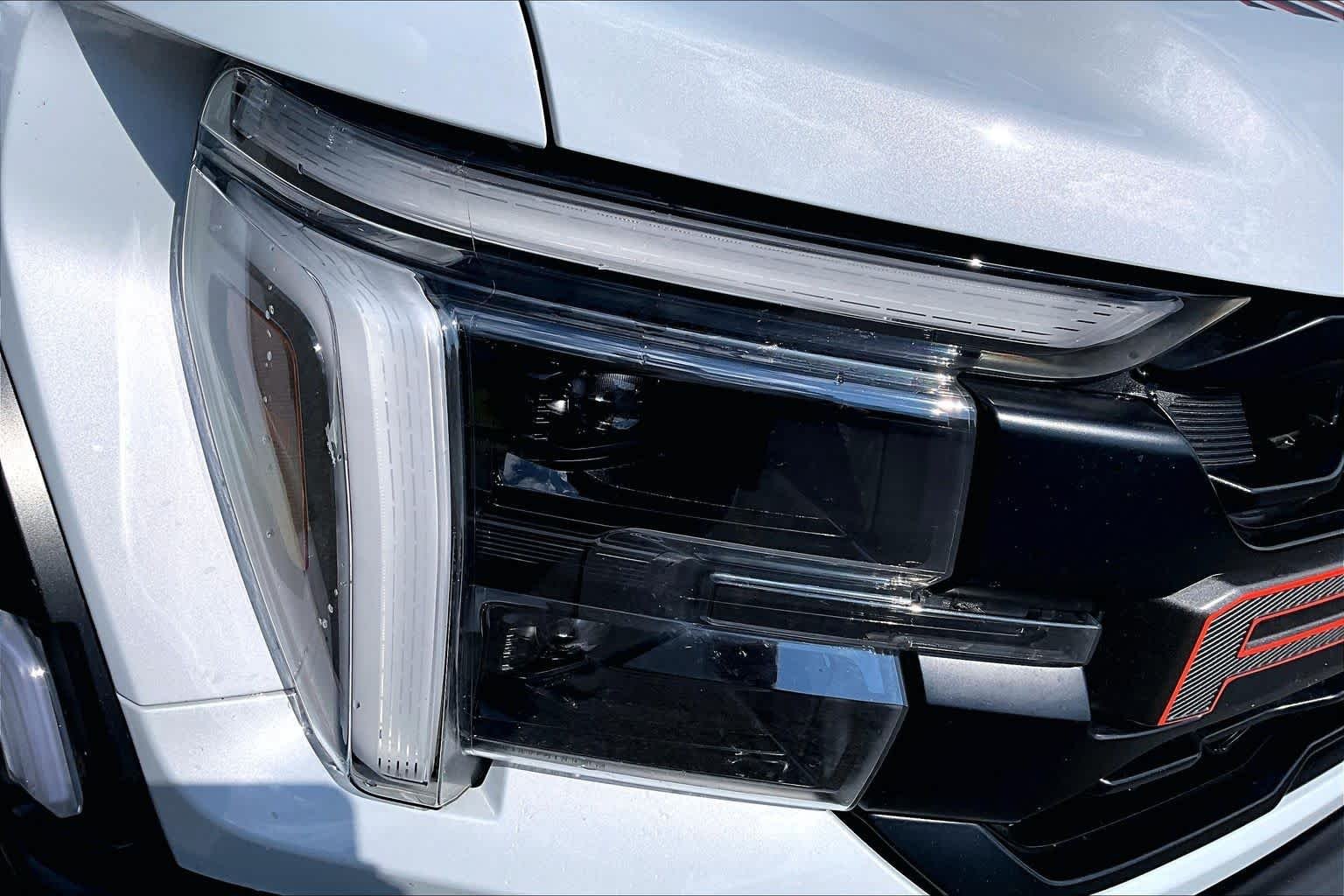 Used 2025 Space White Metallic Ford Raptor image 27
