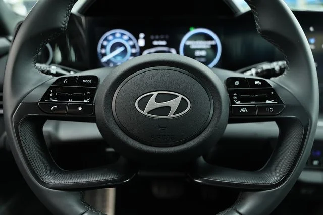 Certified Used 2025 Serenity White Hyundai SEL Sport image 33