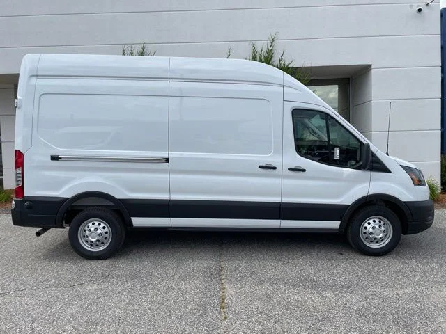 New 2026 OXFORD WHITE Ford Base image 5