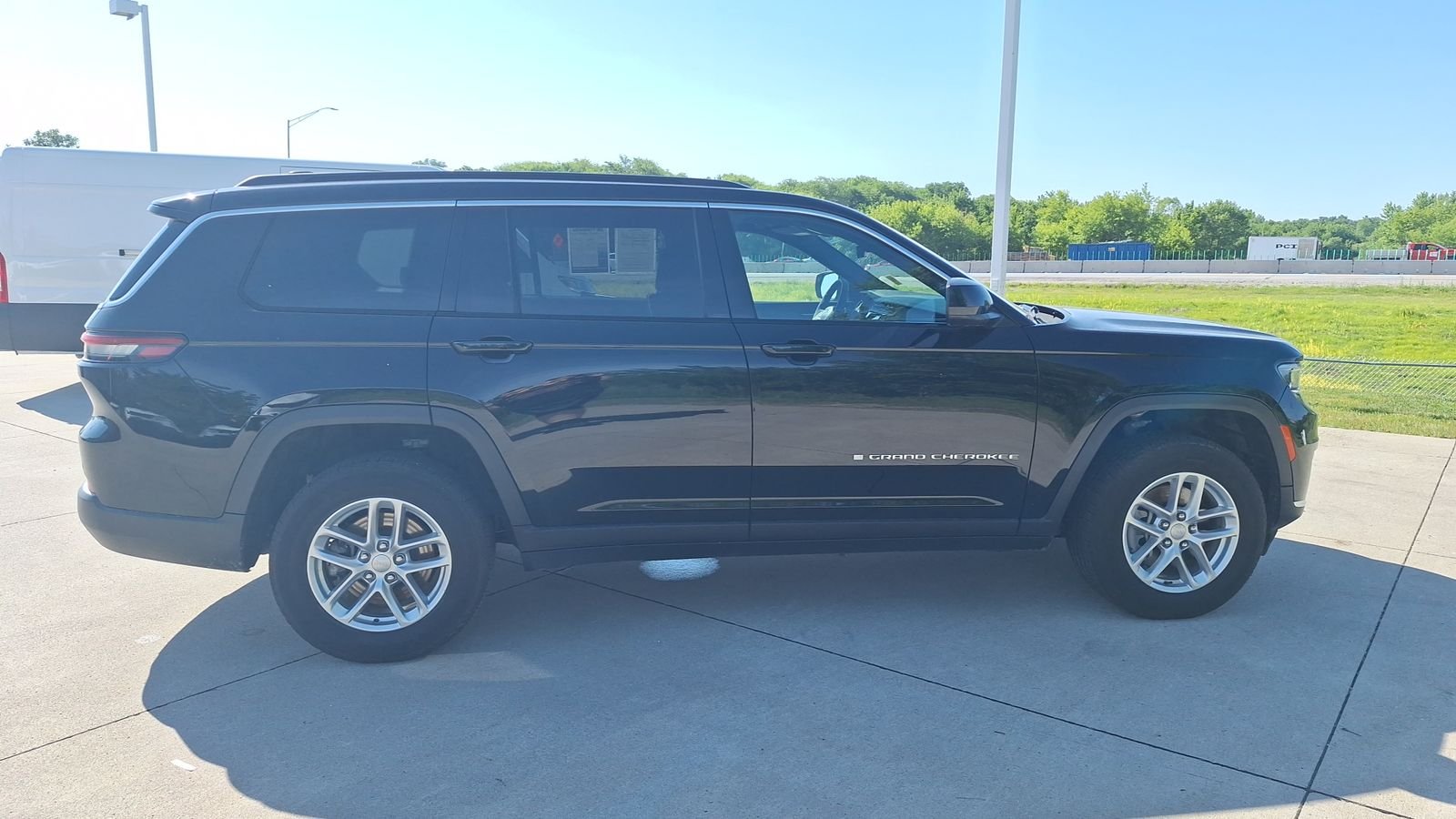 Used 2025 Black Jeep Laredo image 6