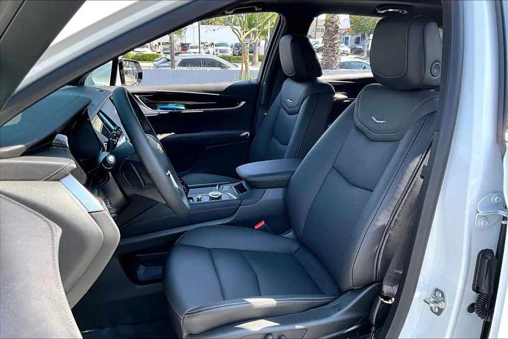 New 2026 Crystal White Tricoat Cadillac Premium Luxury image 12