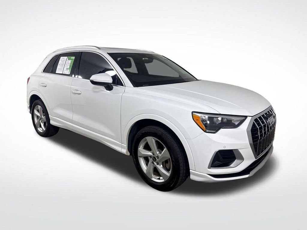 2022 Audi Q3 40 TFSI Premium quattro's photo