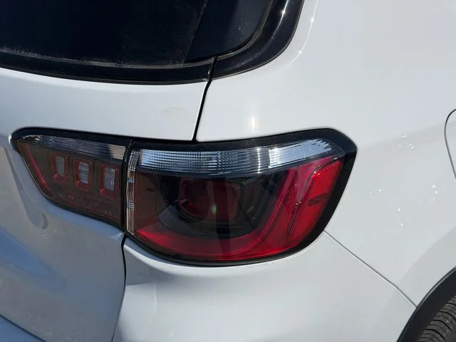 New 2026 Bright White Clearcoat Jeep Latitude image 6