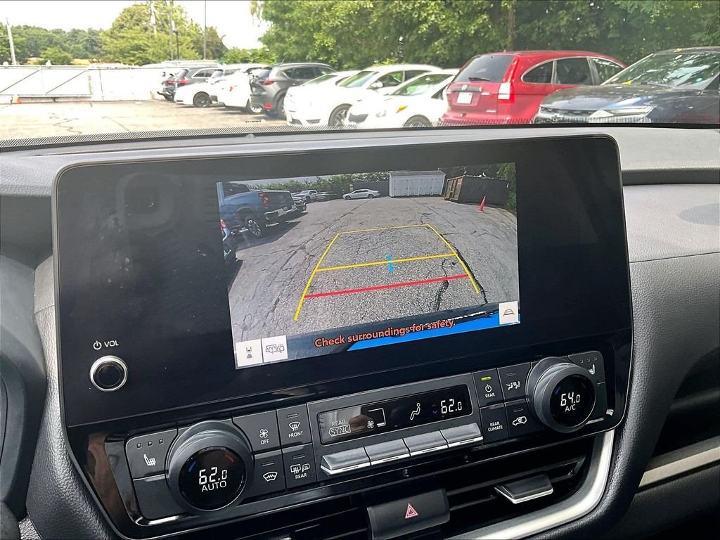 Used 2025 White Toyota XLE image 19