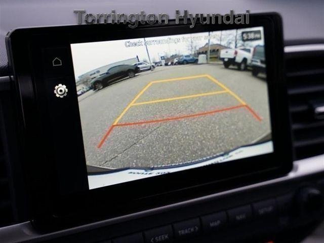 2025 Hyundai Venue Limited - Photo 16