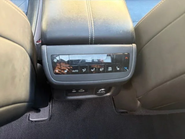 Used 2022 Gray Nissan Platinum image 19