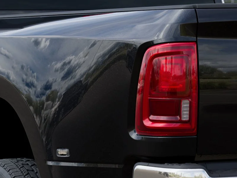 New 2026 Diamond Black Crystal Pearl-Coat Exterior Paint RAM Tradesman image 35