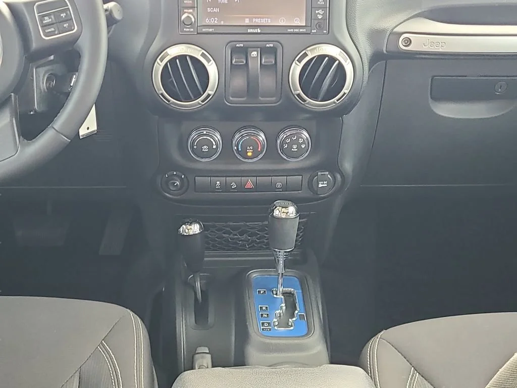Used 2018 White Jeep Sahara 4x4 image 14
