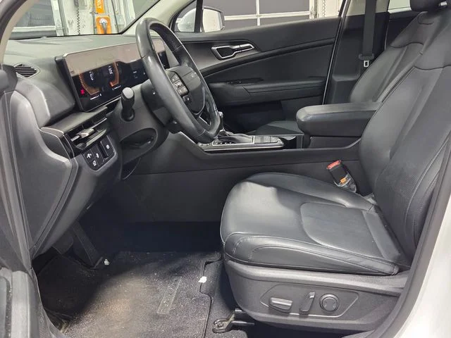 Used 2026 White Kia EX image 5