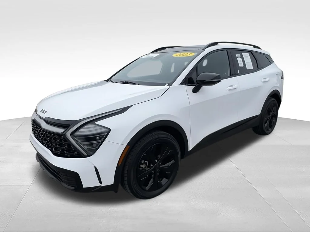 Used 2025 White Kia X-Line image 5