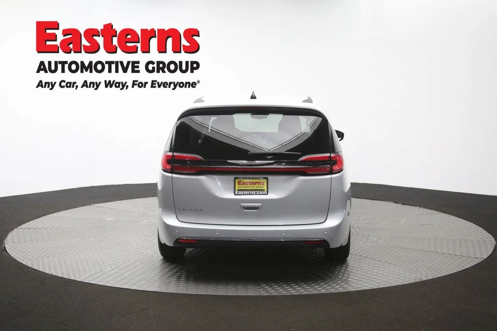 Used 2024 Silver Chrysler Touring L image 38