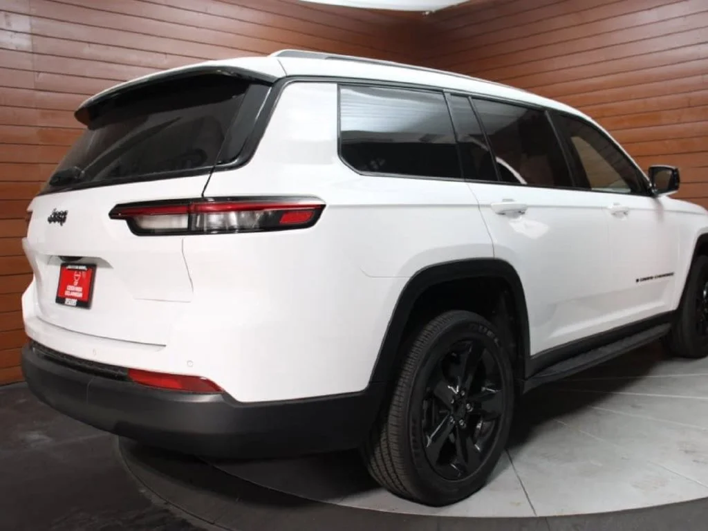 Used 2023 Bright White Clearcoat Jeep Altitude image 3