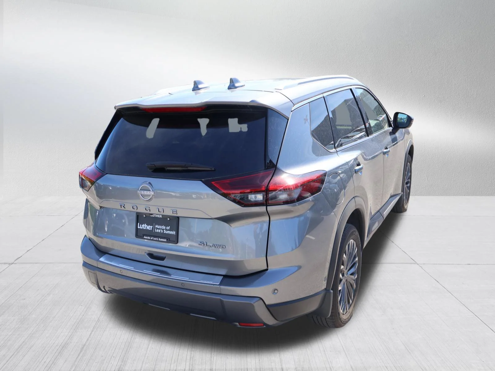 Used 2025 Gun Metallic Nissan SL image 7