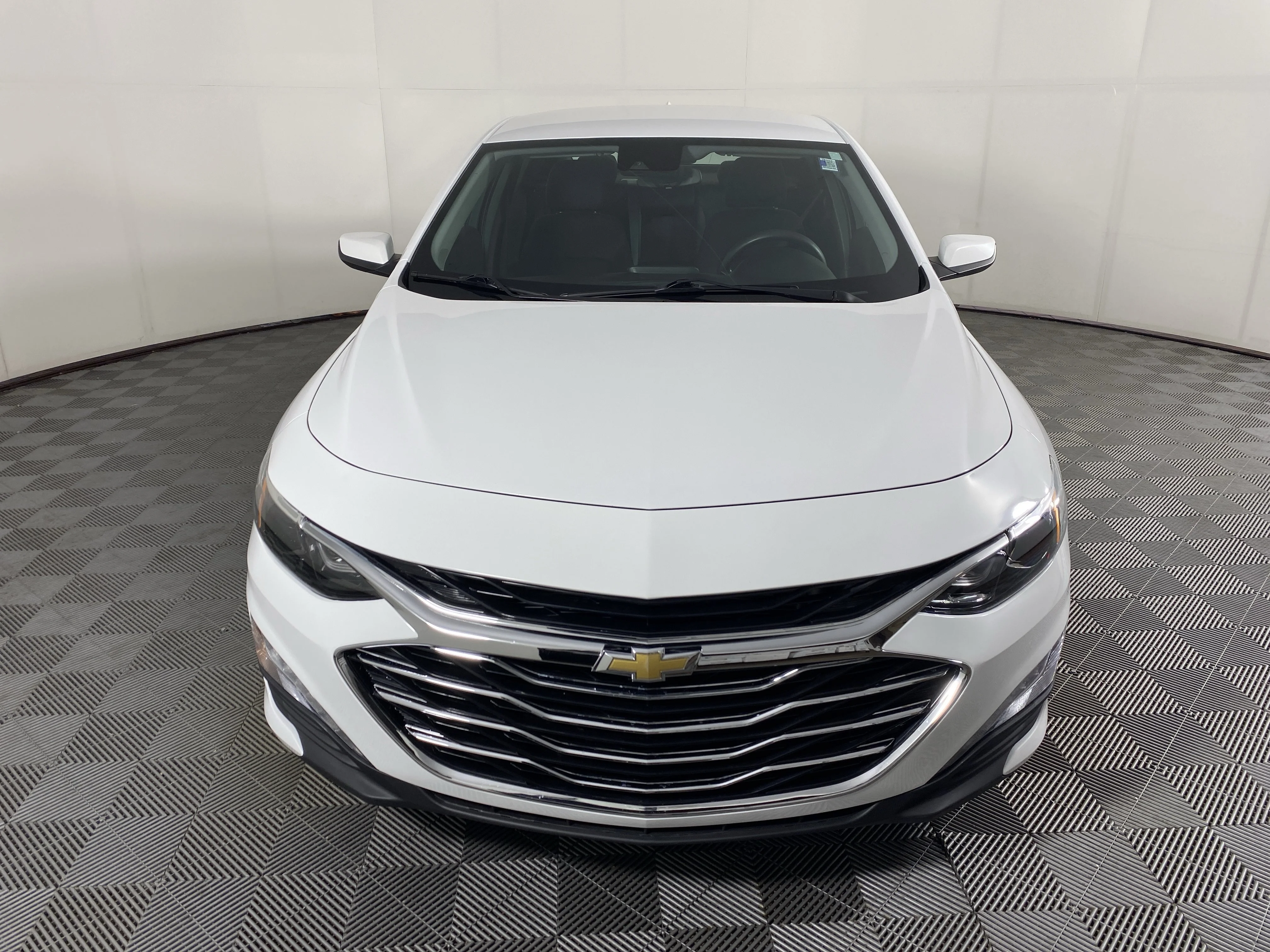 Used 2023 Summit White Chevrolet LT image 10