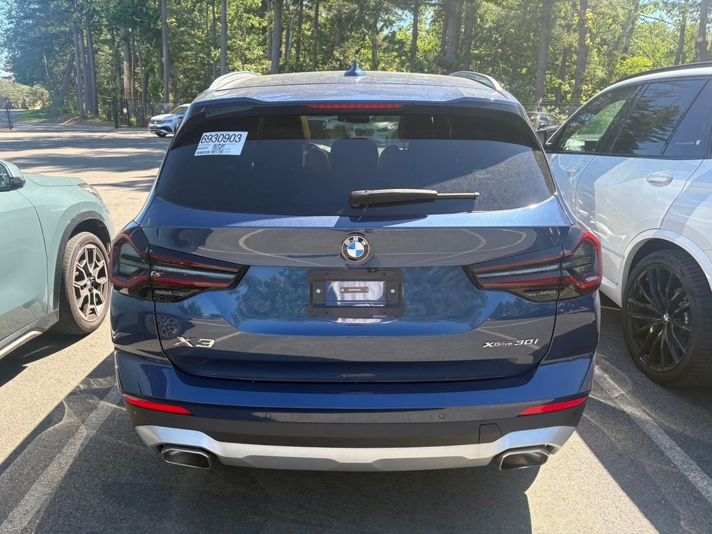 Used 2024 Phytonic Blue Metallic BMW xDrive30i image 4