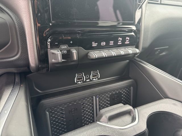 New 2026 Silver-Zynith Exterior Paint RAM Laramie image 29