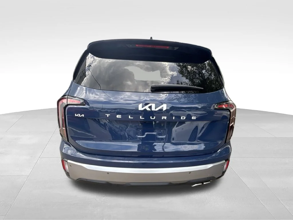 Certified Used 2023 Black Kia SX-Prestige X-Line image 6