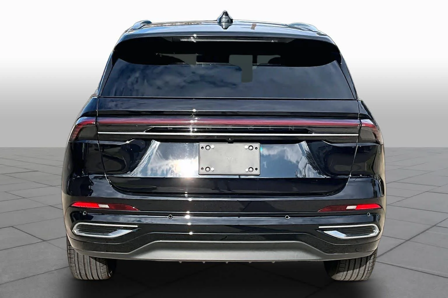 Used 2025 Infinite Black Metallic Clearcoat Lincoln Reserve image 5