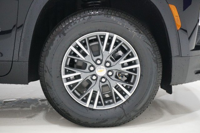 New 2026 Mosaic Black Metallic Chevrolet LT image 5