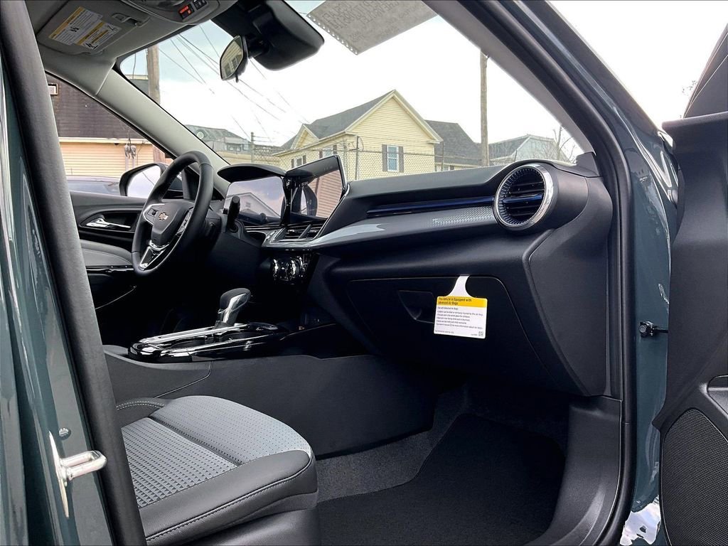 2026 Chevrolet Trax LT - Photo 10