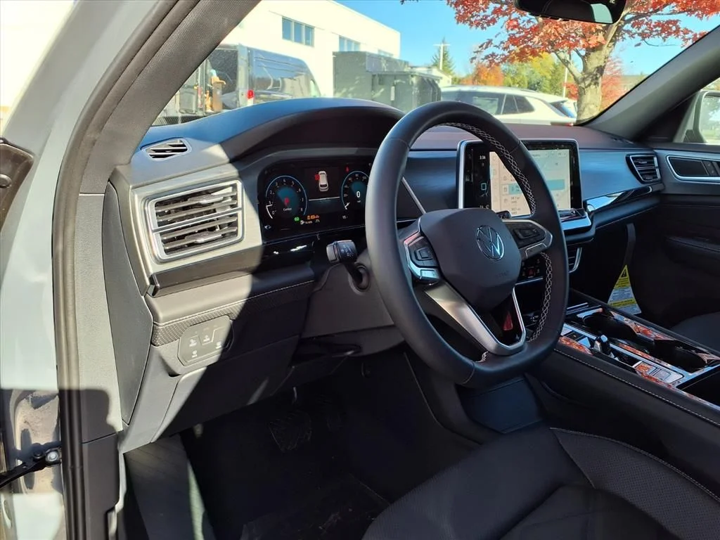 New 2026 Pure Gray Volkswagen 2.0T SE w/Technology image 11