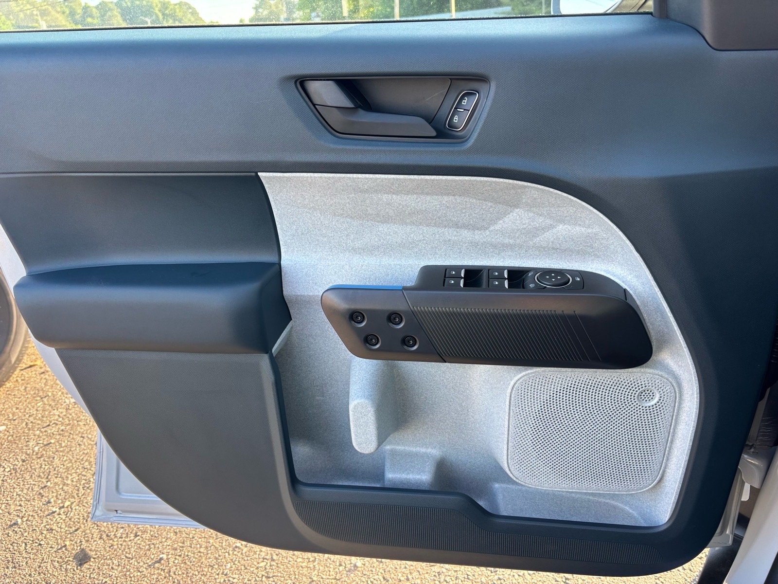 New 2026 Space White Metallic Ford XLT image 7