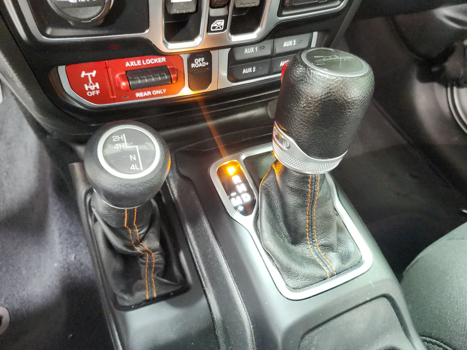 Used 2022 Silver Jeep Mojave image 24