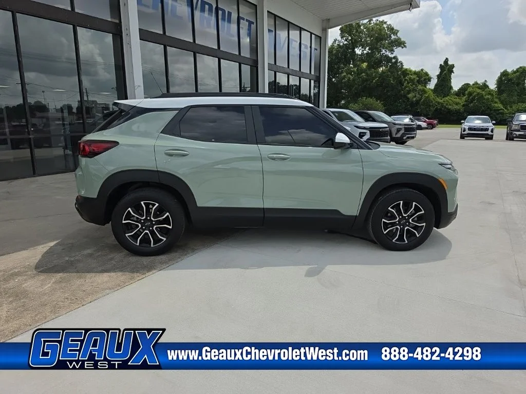 Used 2025 Green Chevrolet ACTIV image 14