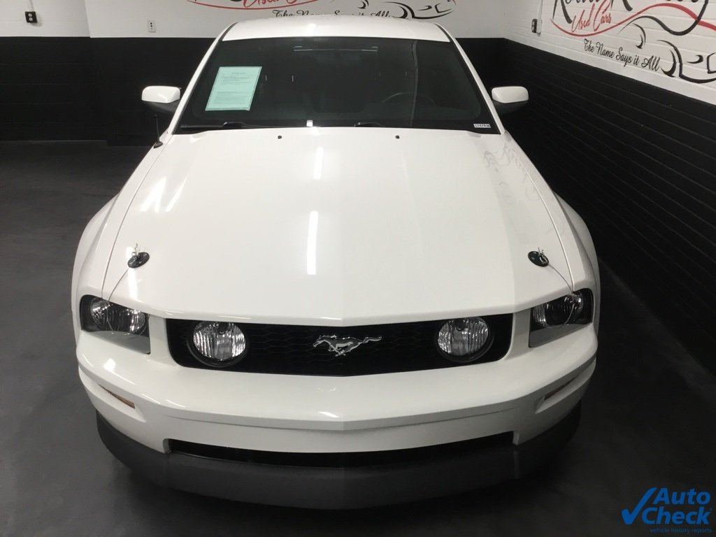 2005 Ford Mustang GT Premium photo 4